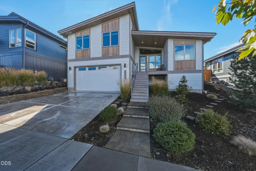63108 NE Iner Loop, Bend, OR 97701 - #3