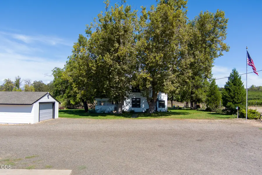 1098 Nick Young Road, Eagle Point, OR 97524 - #3