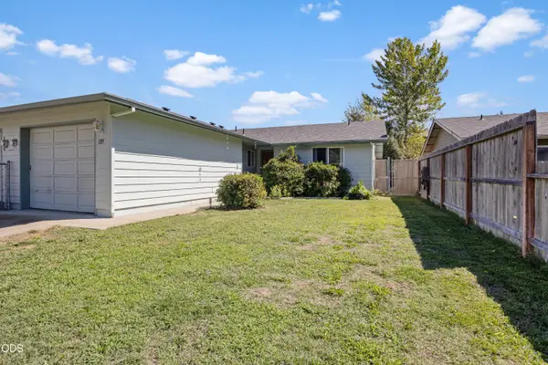 1313 SW Kokanee Lane #1313 and 1315, Grants Pass, OR 97527