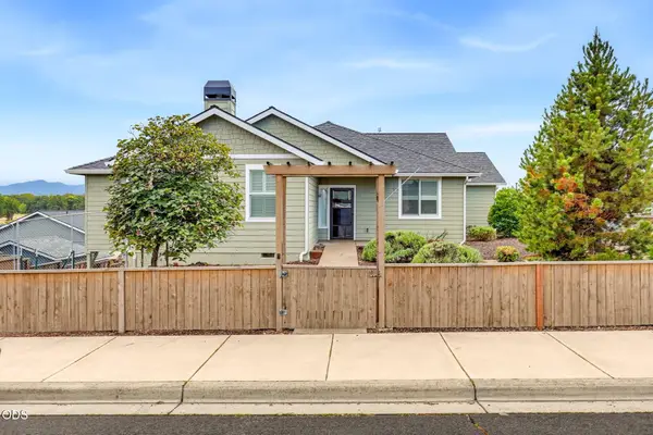 417 Echo Way, Eagle Point, OR 97524