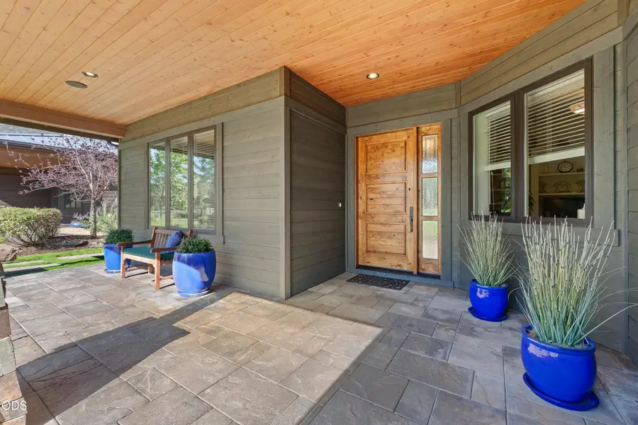 61365 Triple Knot Road, Bend, OR 97702 - #3