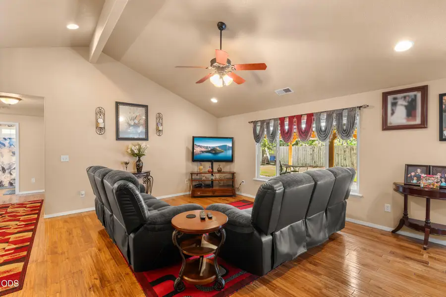 907 Worchester Drive, Medford, OR 97501 - #3
