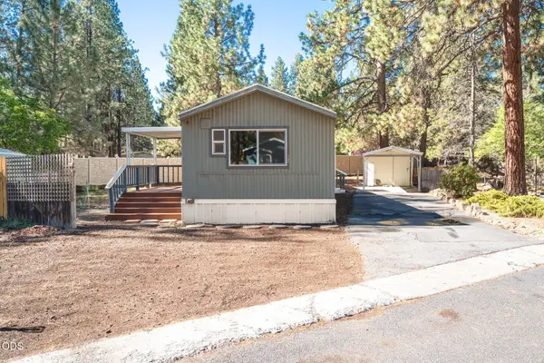 61040 S Queens Drive #UNIT 17, Bend, OR 97702