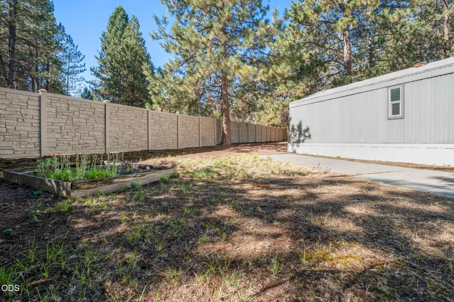 61040 S Queens Drive #UNIT 17, Bend, OR 97702 - #3