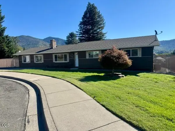 1931 NW Candler Avenue, Grants Pass, OR 97526