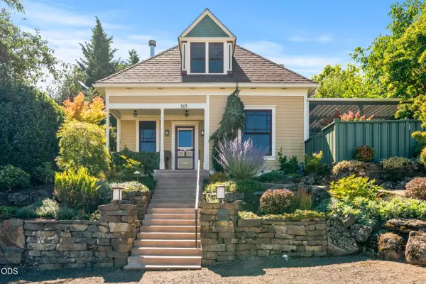 364 Hargadine Street, Ashland, OR 97520