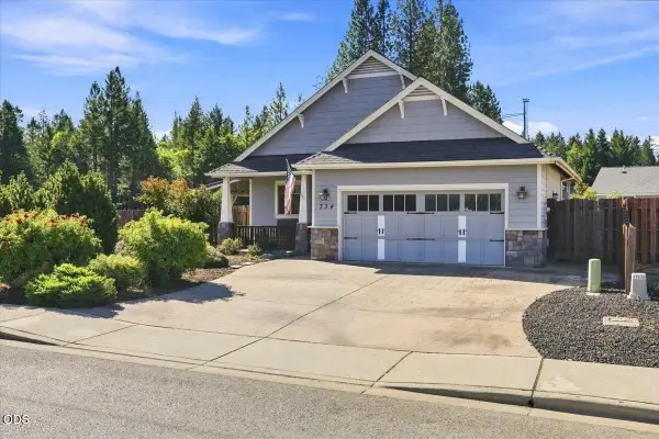 334 Hanby Lane, Cave Junction, OR 97523
