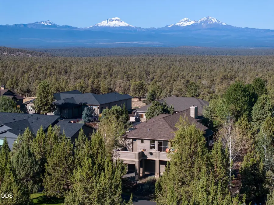 1042 Trail Creek Drive, Redmond, OR 97756 - #2