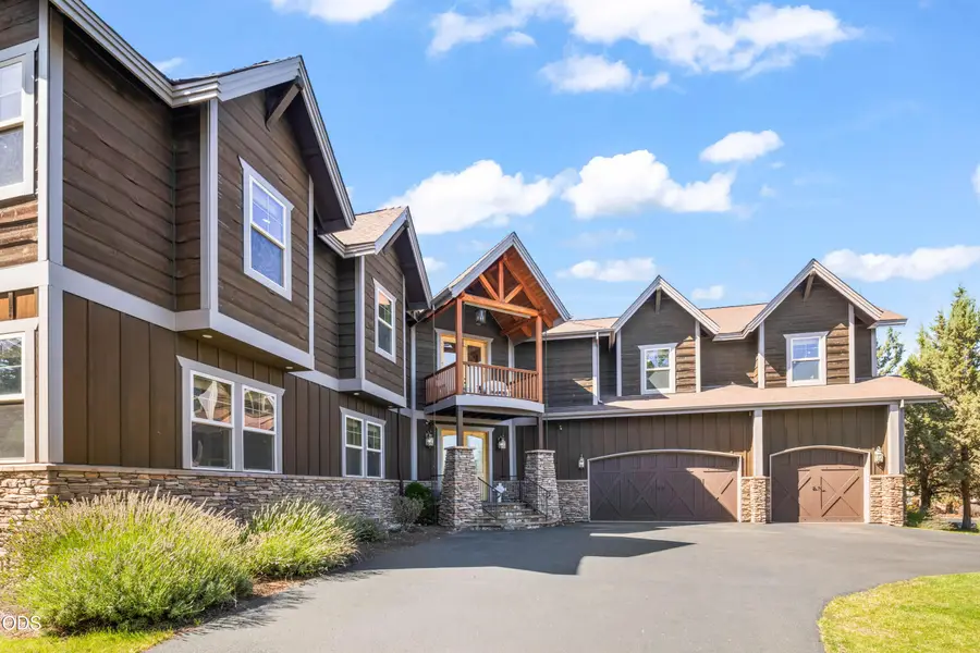 515 Nutcracker Drive, Redmond, OR 97756 - #2