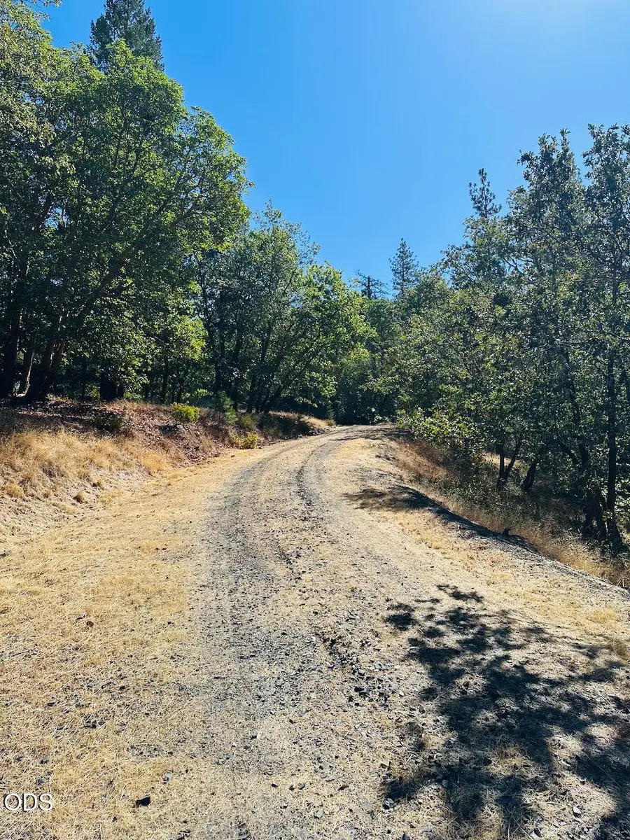 297 Arbor Ridge Drive, Grants Pass, OR 97527 - #2