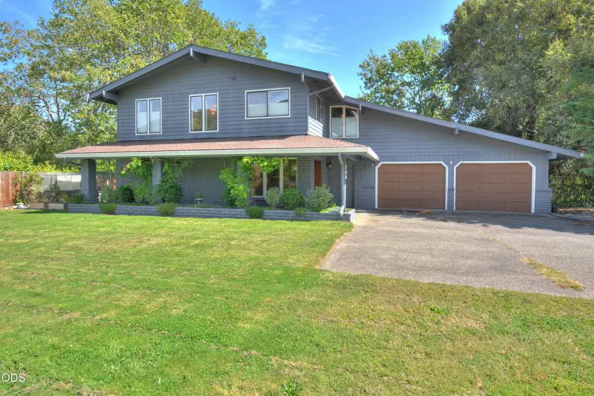 299 Foothill Boulevard, Rogue River, OR 97537 - #1