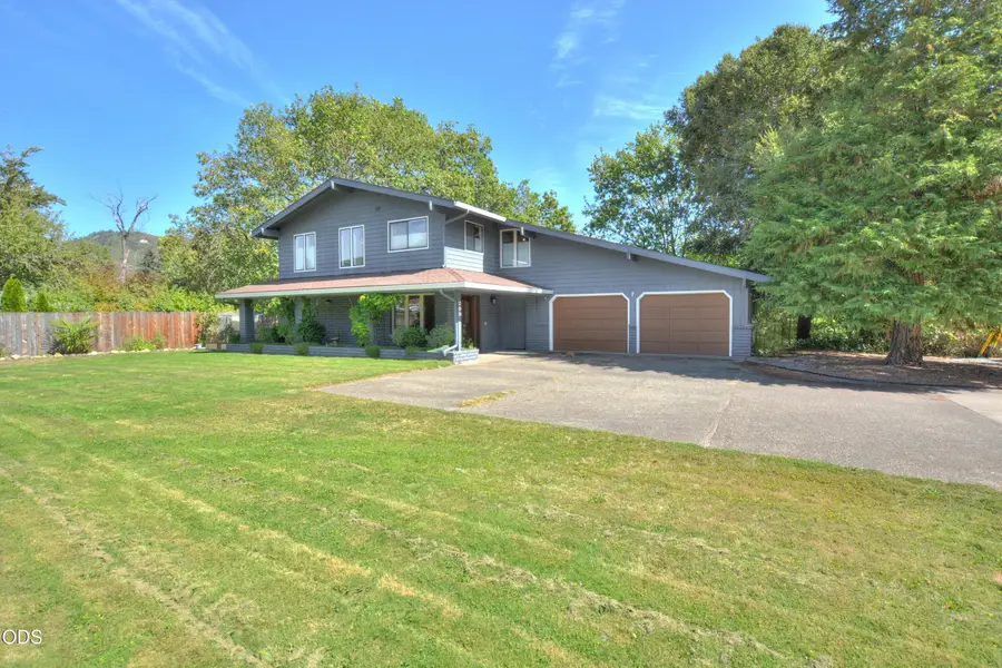 299 Foothill Boulevard, Rogue River, OR 97537 - #2