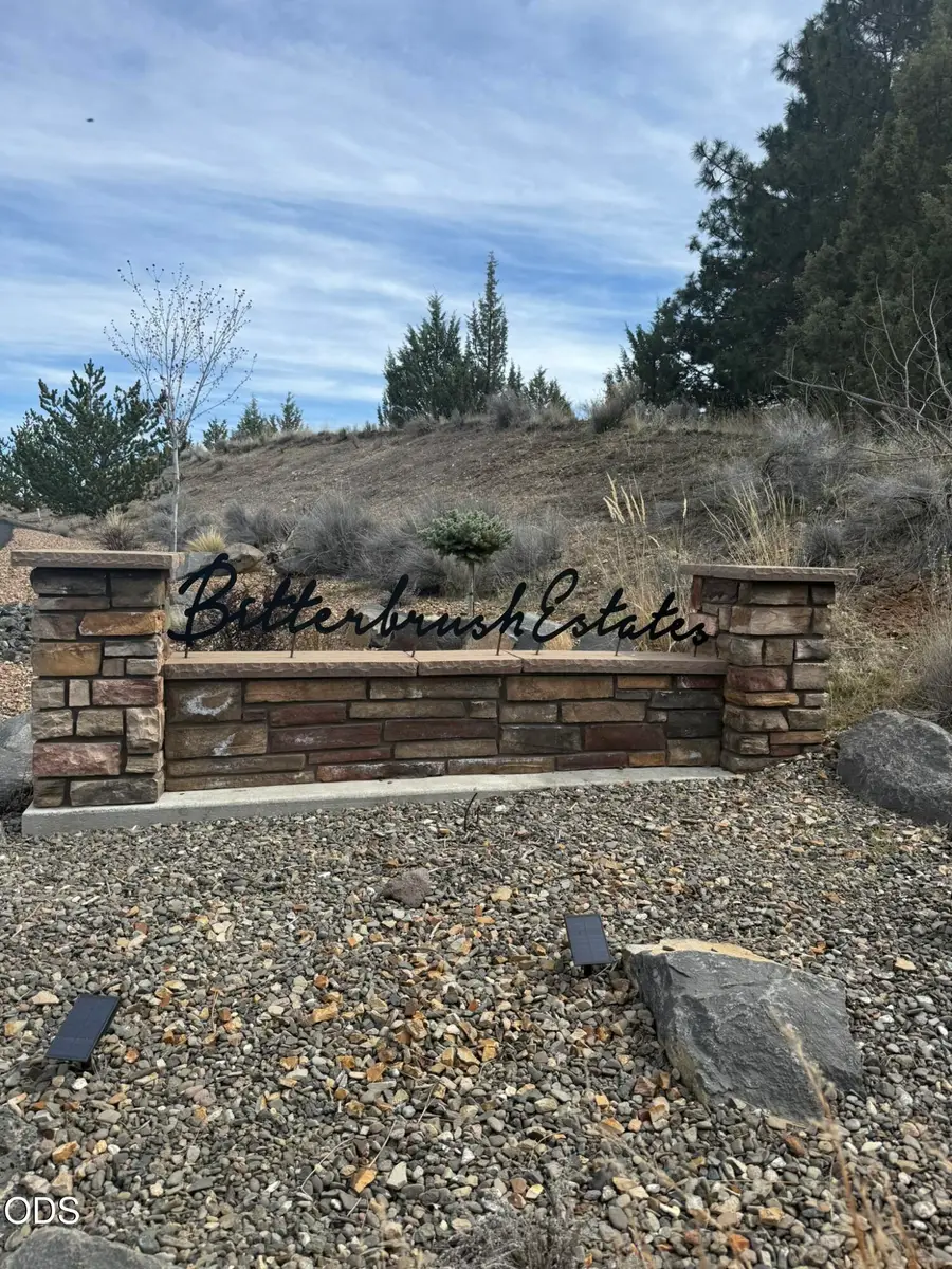 NE Hilltop Lane #31, Madras, OR 97741 - #3