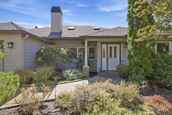 3472 Blue Blossom Drive, Medford, OR 97504