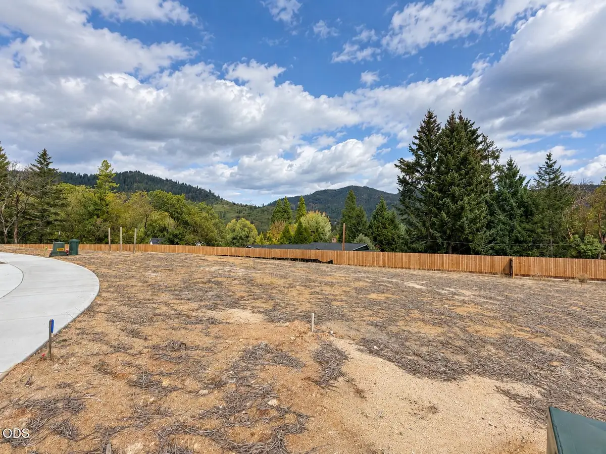 230 NW Stark Way #Lot 4, Grants Pass, OR 97526 - #1
