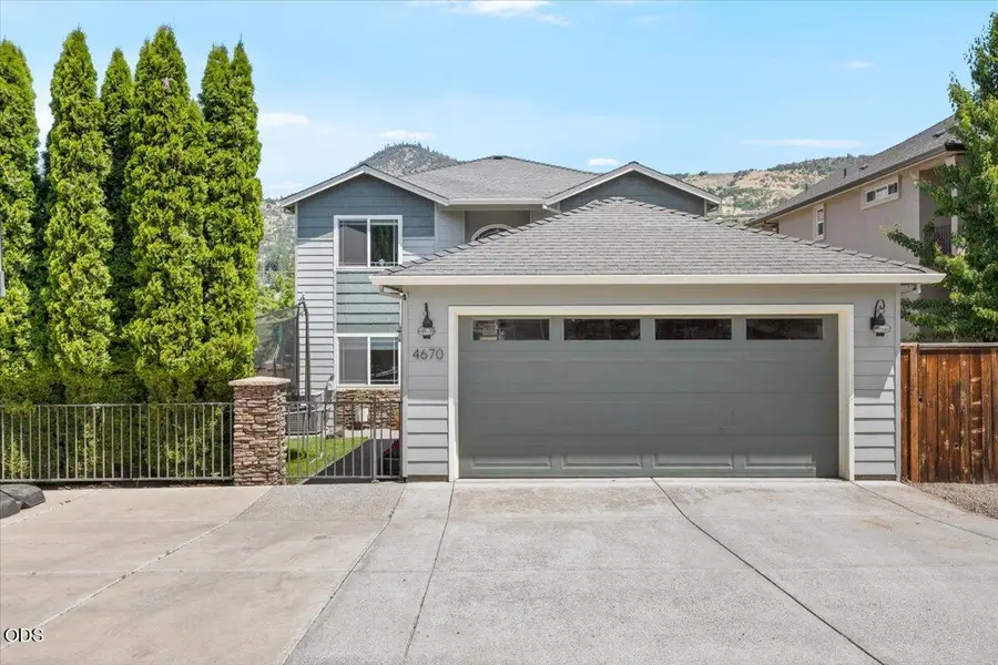 4670 Hillcrest Road, Medford, OR 97504 - #2