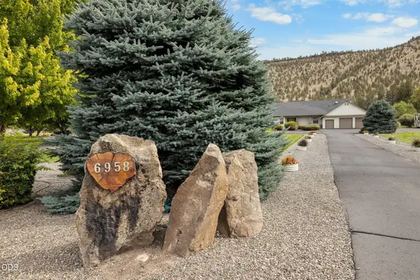 6958 NE Ochoco Creek Lane, Prineville, OR 97754