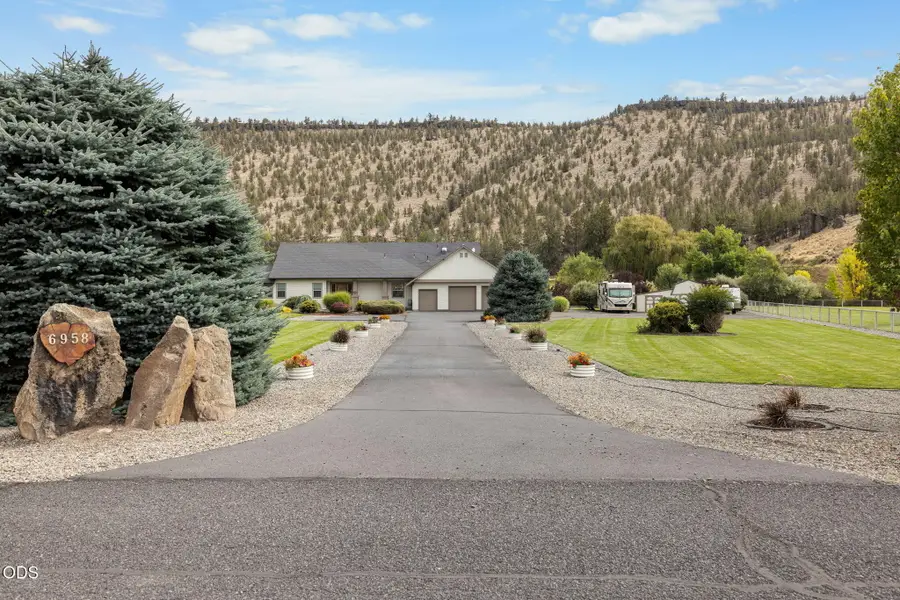 6958 NE Ochoco Creek Lane, Prineville, OR 97754 - #2