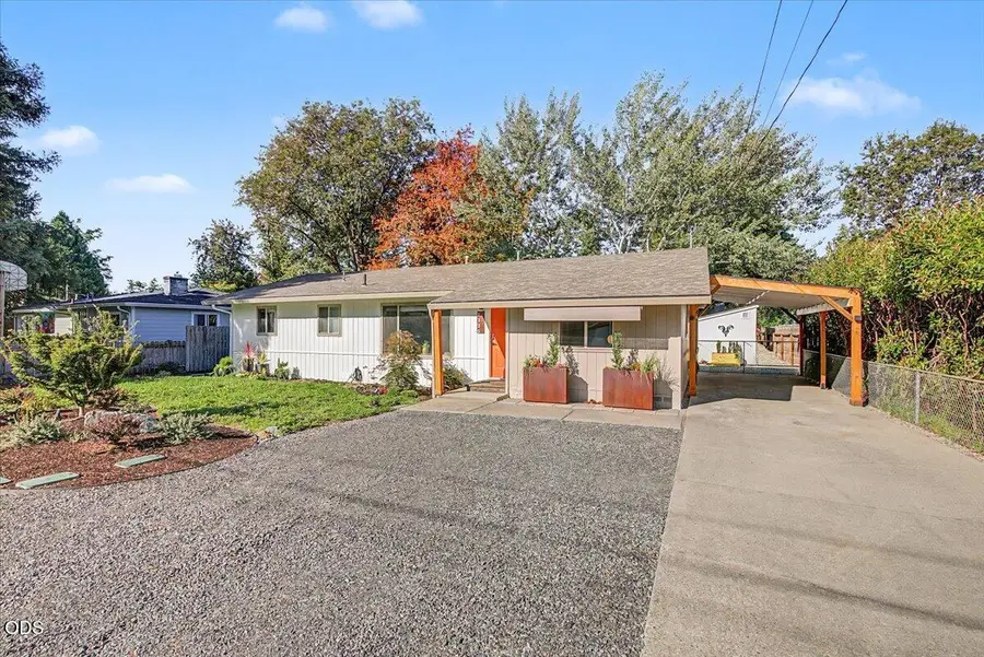 1320 SE Elm Lane, Grants Pass, OR 97526 - #2