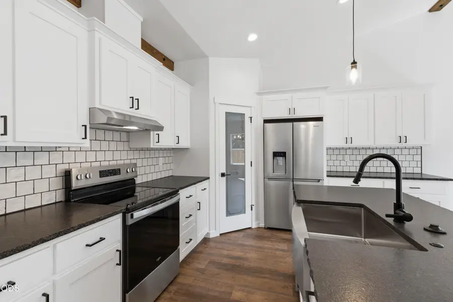 777 Kendall Drive, Grants Pass, OR 97527 - #3