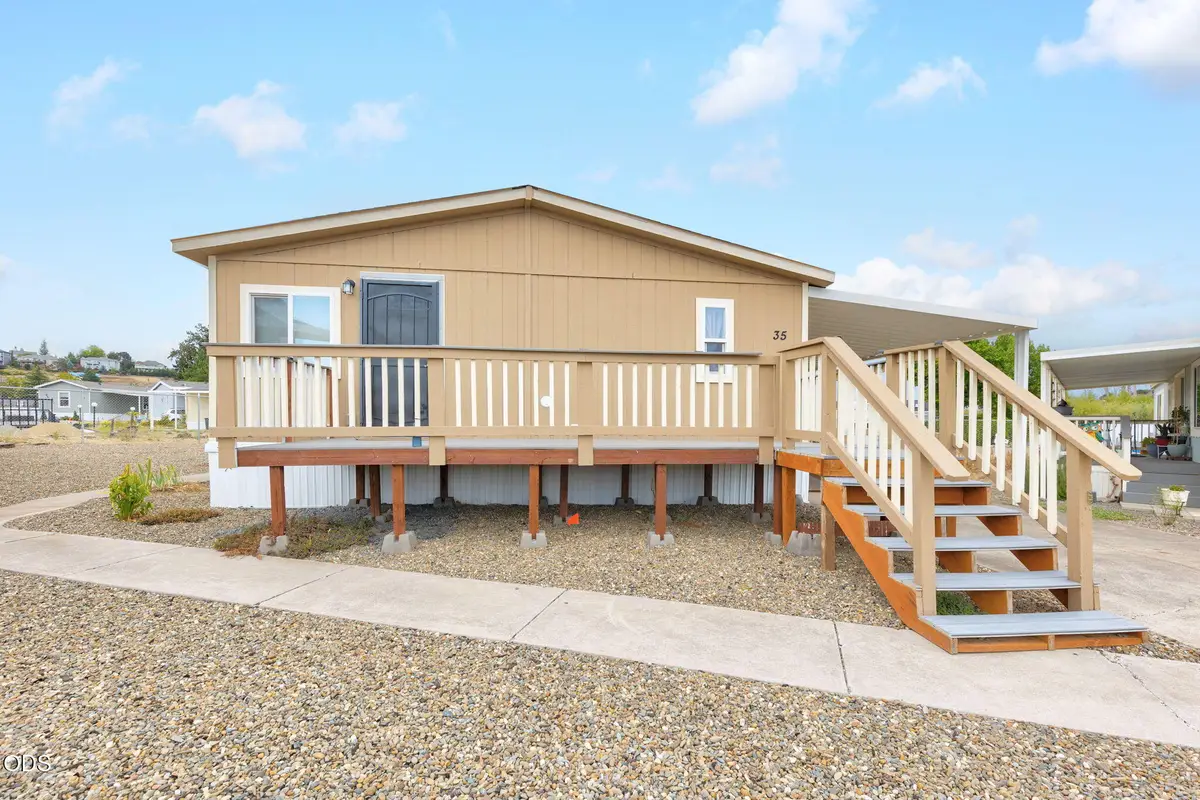 4729 S Pacific Highway #35, Phoenix, OR 97535 - #1