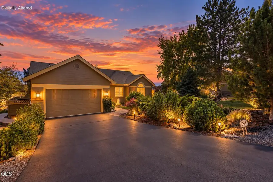 954 Yosemite Falls Drive, Redmond, OR 97756 - #2