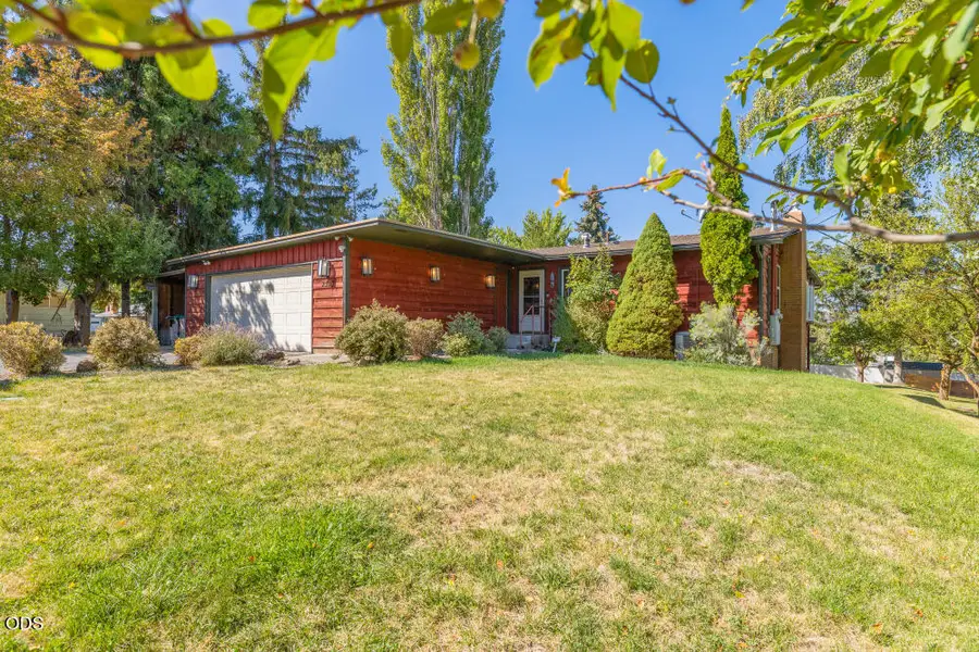 2530 Berkeley Street, Klamath Falls, OR 97601 - #2