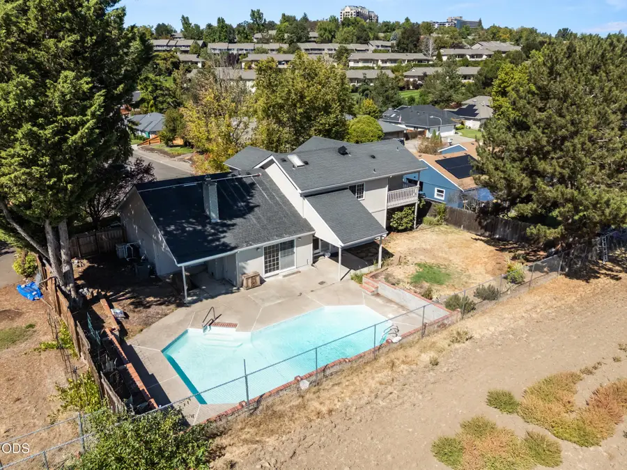 1499 La Loma Drive, Medford, OR 97504 - #2