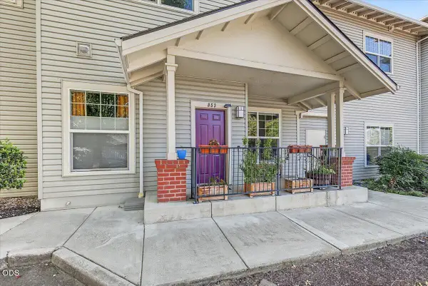 853 Pavilion Place, Ashland, OR 97520