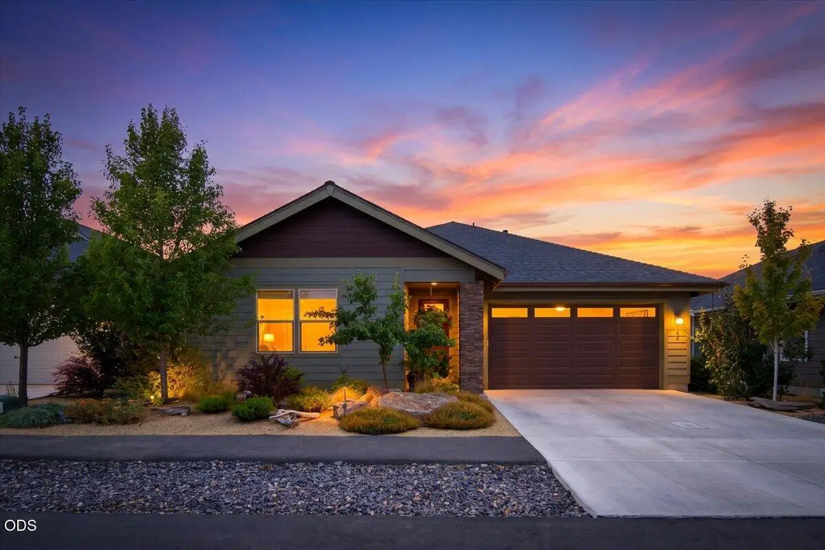 2703 NW 25th Street, Redmond, OR 97756 - #1