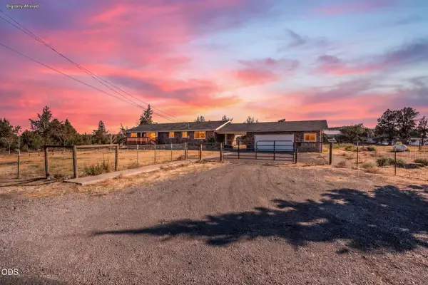 3890 NW 25th Street, Redmond, OR 97756