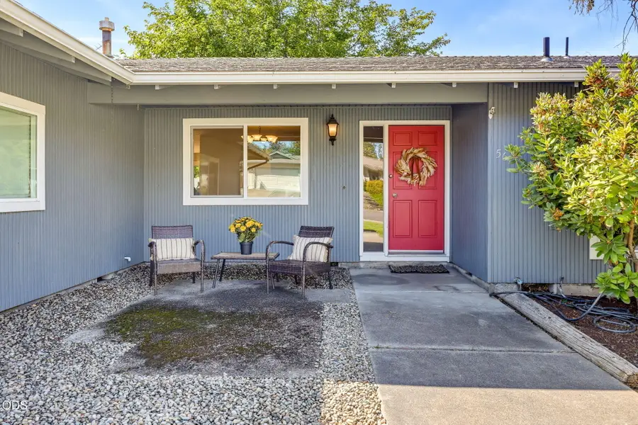 567 N Stoneham Circle, Medford, OR 97504 - #3
