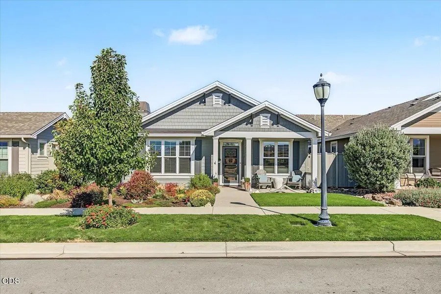 3881 Shamrock Drive, Medford, OR 97504 - #2