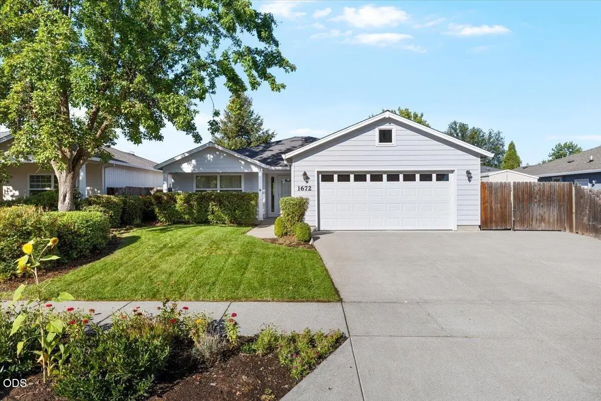 1672 Alexis Way, Medford, OR 97501 - #1