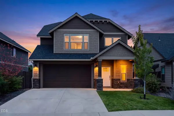 20597 SE Gemstone Avenue, Bend, OR 97702