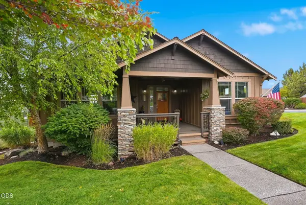 4105 SW Salmon Avenue, Redmond, OR 97756