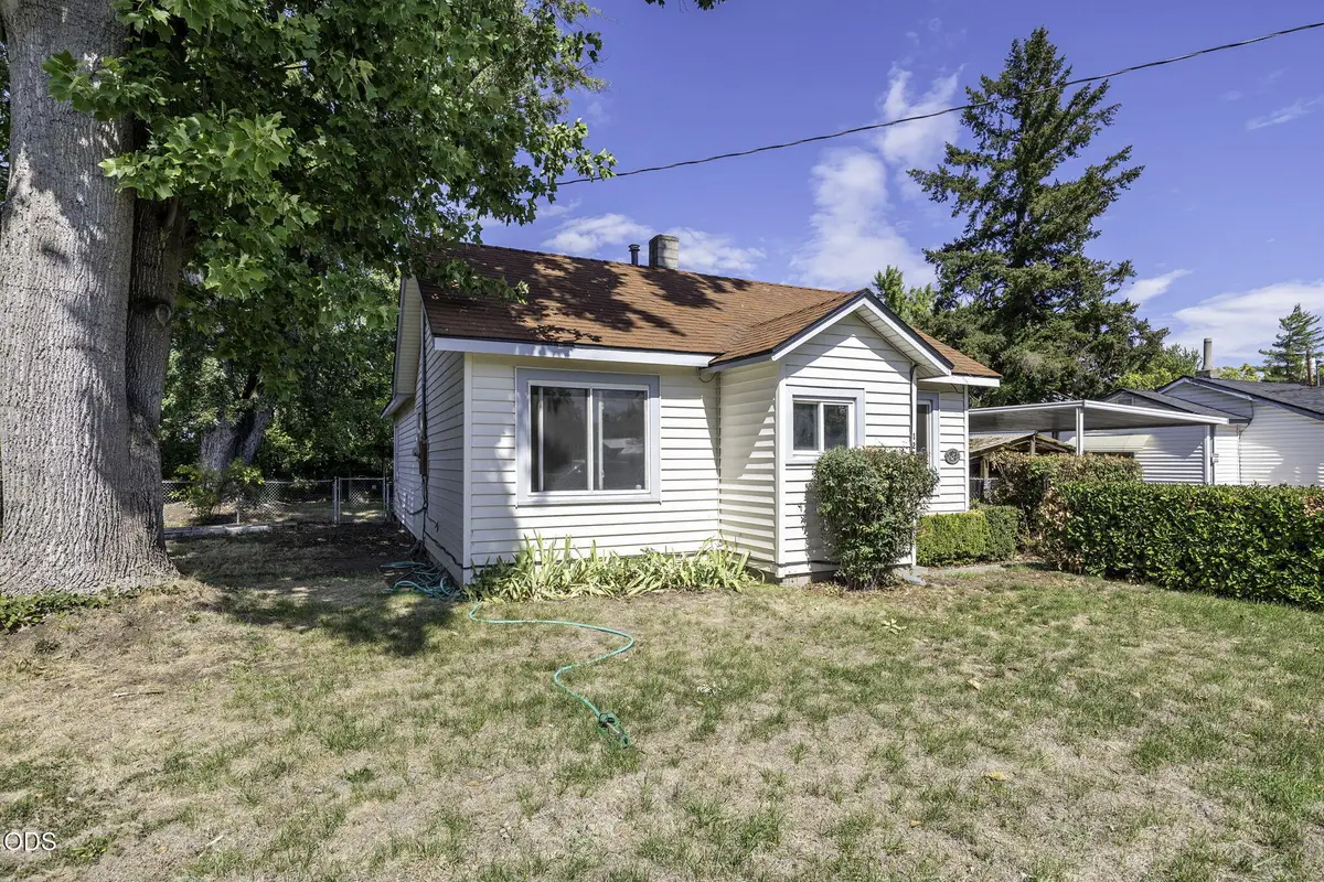 121 Elk Street, Medford, OR 97501 - #1