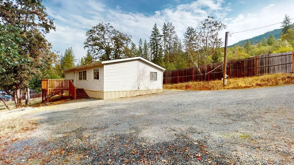 1216 Summit Loop, Grants Pass, OR 97527 - #1