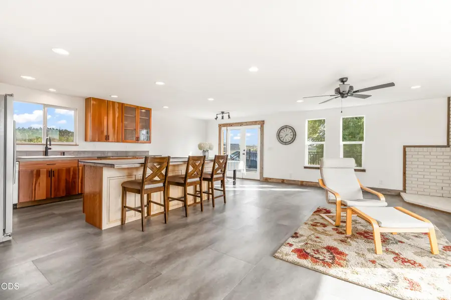 791 SE Grizzly Road, Madras, OR 97741 - #3