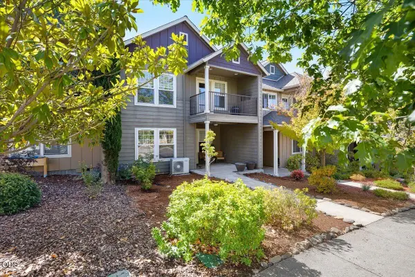 552 Fair Oaks Avenue, Ashland, OR 97520