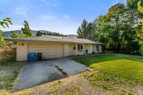 355 Cheslock Road, Grants Pass, OR 97527