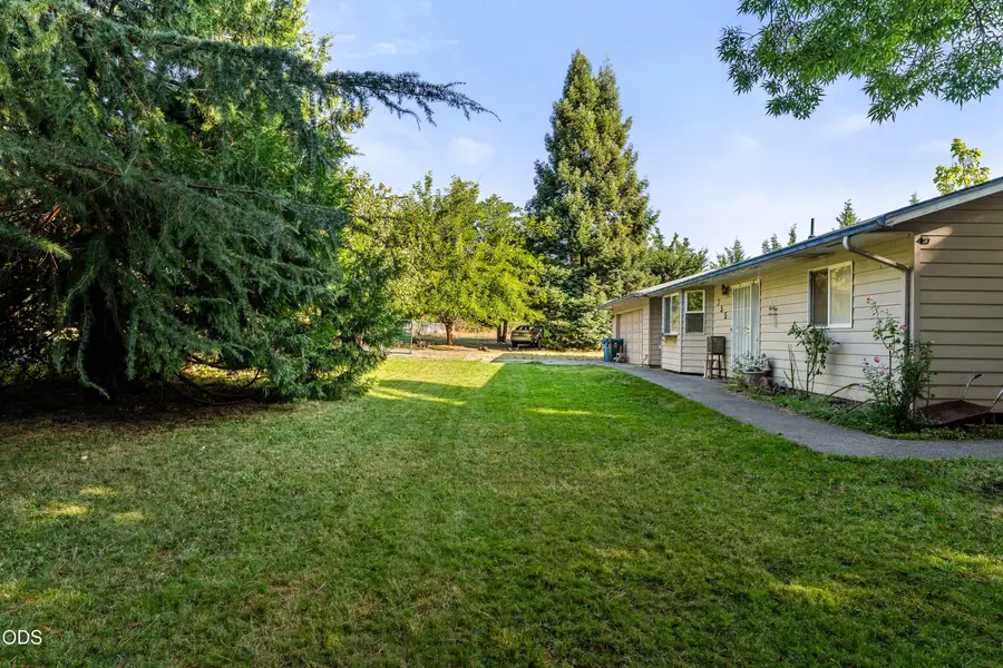 355 Cheslock Road, Grants Pass, OR 97527 - #3
