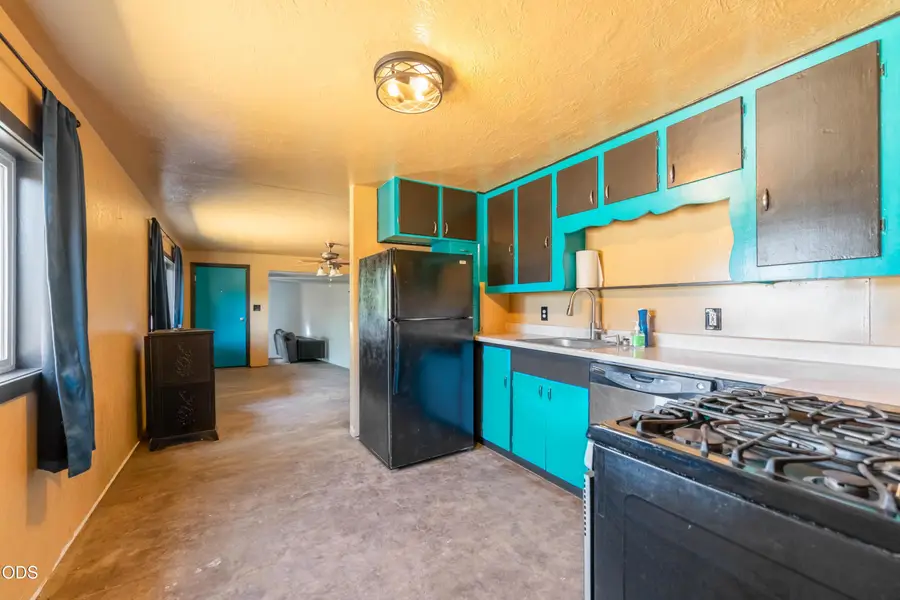 1211 SW Adrian Street, Madras, OR 97741 - #3