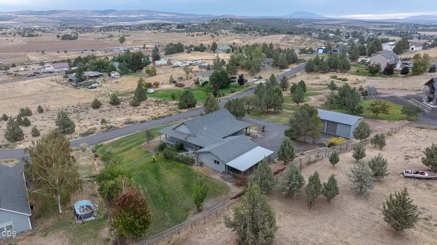 1919 NE Villa Drive, Madras, OR 97741 - #2