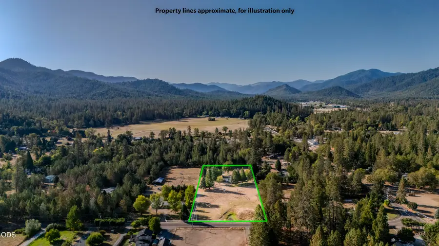 8290 E Evans Creek Road, Rogue River, OR 97537 - #2