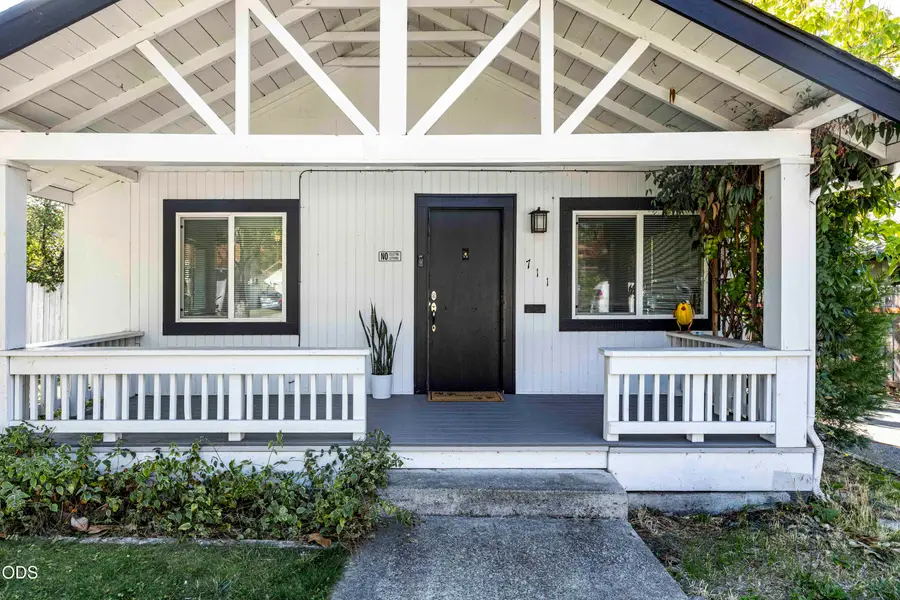 711 SW H Street, Grants Pass, OR 97526 - #3