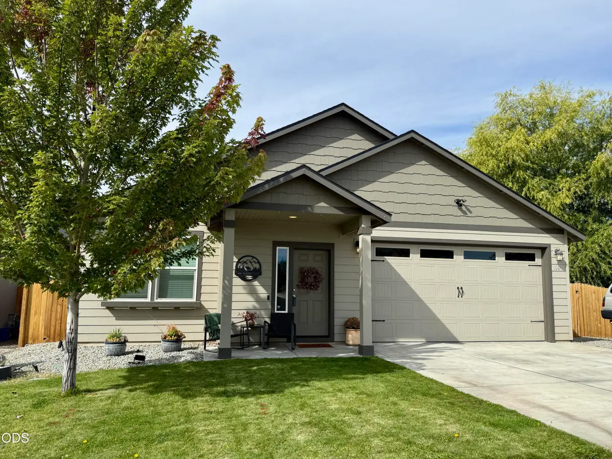 1997 NW 8th, Redmond, OR 97756 - #1