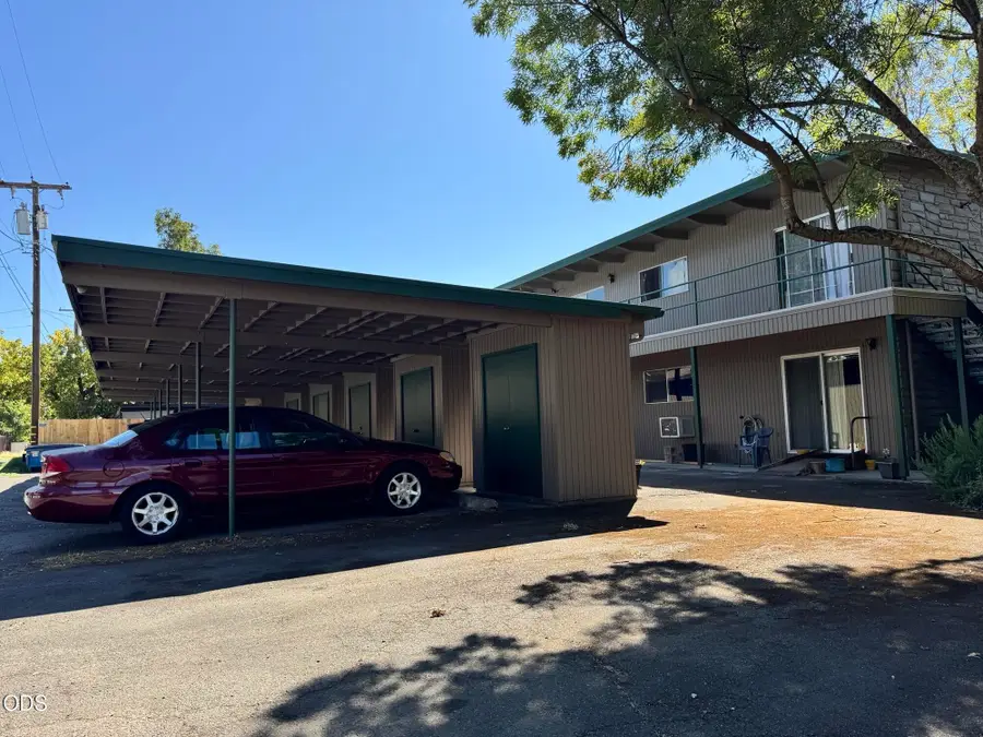 302 SE K Street, Grants Pass, OR 97526 - #3