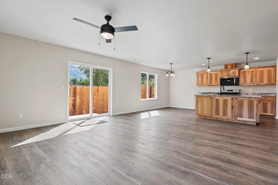 167 SE Champagne Court, Grants Pass, OR 97527 - #2
