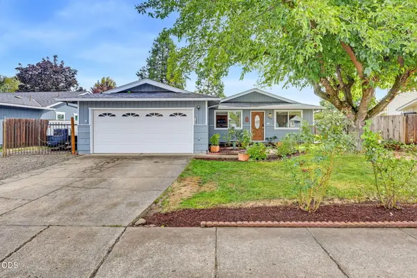 3062 Starwood Court, Medford, OR 97501